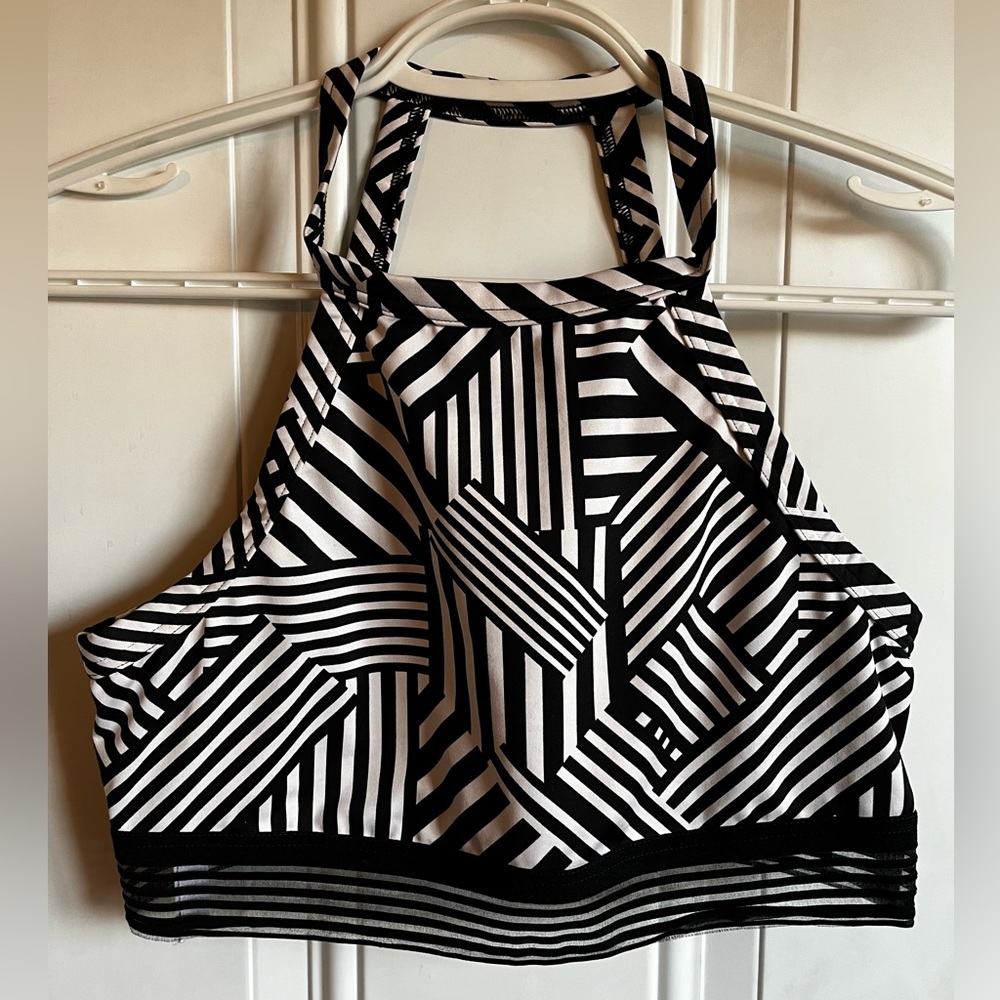 Victoria Sport | Medium Black & White Bralette